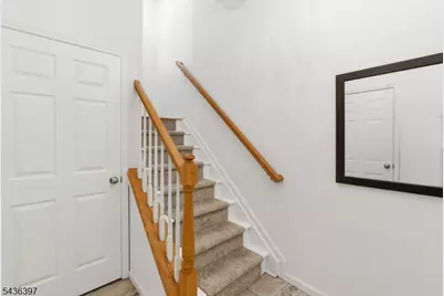 131 Brittany Ct, Clifton, NJ 07013 - Photo 5