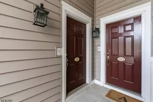 131 Brittany Ct, Clifton, NJ 07013 - Photo 3