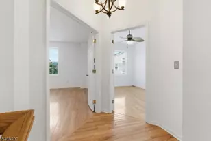 131 Brittany Ct, Clifton, NJ 07013 - Photo 23