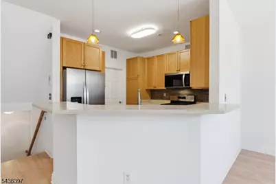 131 Brittany Ct, Clifton, NJ 07013 - Photo 13
