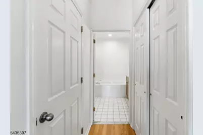 131 Brittany Ct, Clifton, NJ 07013 - Photo 25
