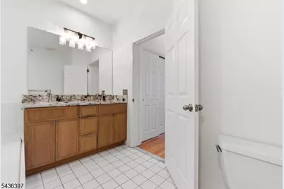 131 Brittany Ct, Clifton, NJ 07013 - Photo 27