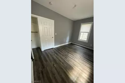 27 Schuyler Ter, East Orange, NJ 07017 - Photo 5