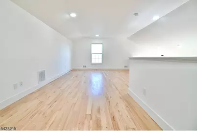 330 Winthrop Dr, Nutley, NJ 07110 - Photo 9