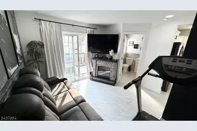 49 Orange Ave, Elmwood Park, NJ 07407 - Photo 15