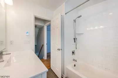 18 Columbia Ave, Berkeley Heights Township, NJ 07922 - Photo 11