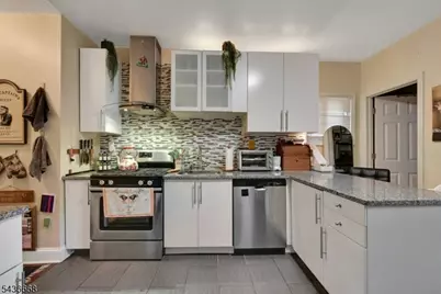 14 Wheeler St, Montclair, NJ 07042 - Photo 7