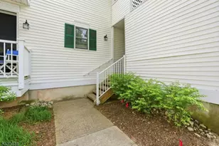 130 Smithfield Ct, Bernards Township, NJ 07920 - Photo 25
