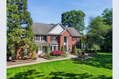 13 Hunters Trl, Chester, NJ 07930 - Photo 3