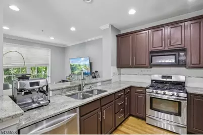 118 Donato Cir, Scotch Plains Township, NJ 07076 - Photo 11