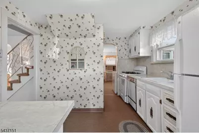 189 Tappan Ave, Belleville, NJ 07109 - Photo 11
