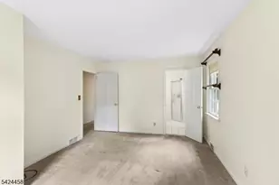 28 Evergreen Dr, Berkeley Heights Township, NJ 07922 - Photo 19