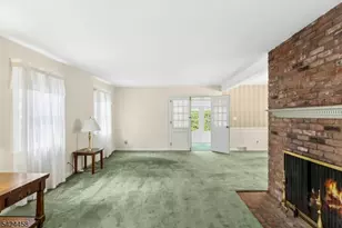 28 Evergreen Dr, Berkeley Heights Township, NJ 07922 - Photo 5