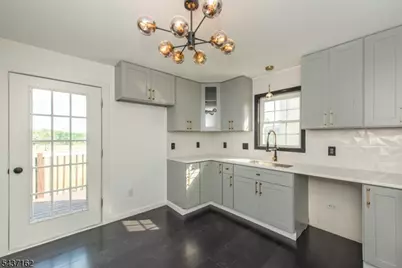 42B Roosevelt St, New Brunswick, NJ 08901 - Photo 7