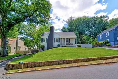 30 Hillcrest Avenue, Morristown, NJ 07960 - Photo 1