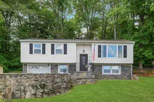 3 S Hillside Dr, Mount Olive, NJ 07828 - Photo 1