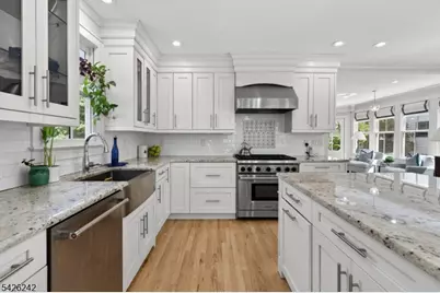 89 Myrtle Ave, Millburn, NJ 07041 - Photo 13