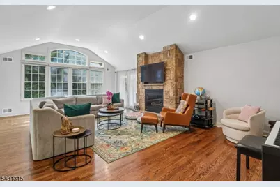 2 Briarwood Dr, Millburn Twp., NJ 07078 - Photo 19