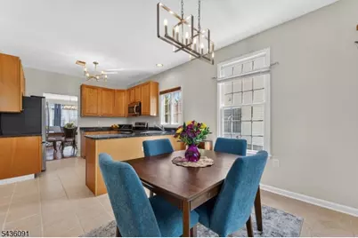 32 Benjamin St, Franklin Township, NJ 08873 - Photo 5