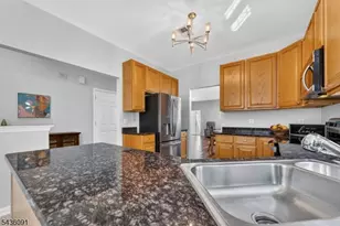 32 Benjamin St, Franklin Township, NJ 08873 - Photo 7