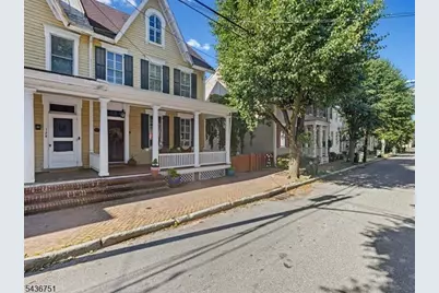 126 E Union St, Burlington City, NJ 08016 - Photo 3