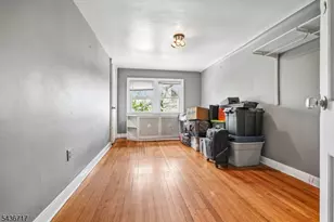 13-17 Van Velsor Pl, Newark, NJ 07112 - Photo 17