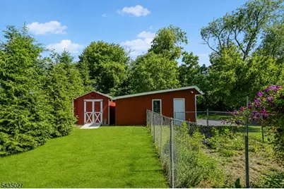 27 Phoenix Ave, Edison, NJ 08837 - Photo 3