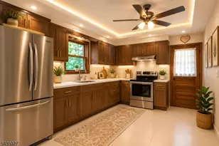 27 Phoenix Ave, Edison, NJ 08837 - Photo 5