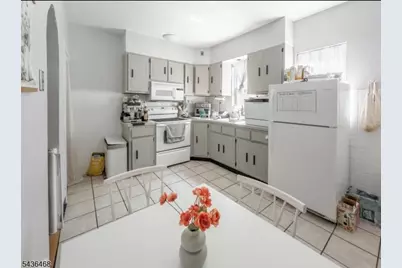 222 E Henry St, Linden, NJ 07036 - Photo 5