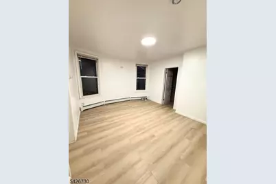 186 3rd St #1, Newark, NJ 07107 - Photo 3