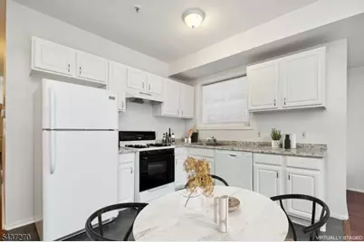 64 James St, Newark, NJ 07102 - Photo 3