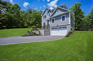 518-520 Cardinal Ln, Green Brook Township, NJ 08812 - Photo 3