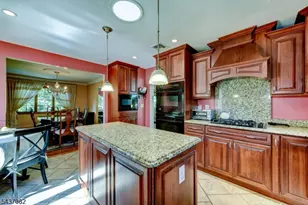 11 Yellow Brick Rd, Wayne Twp., NJ 07470 - Photo 15
