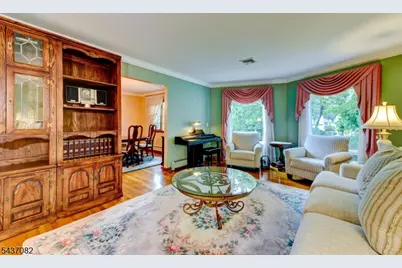 11 Yellow Brick Rd, Wayne, NJ 07470 - Photo 9