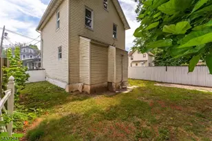 835 E 2nd St, Plainfield, NJ 07062 - Photo 25