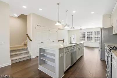 17 Gala Ct, Livingston Twp., NJ 07039 - Photo 9