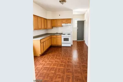 98 E Centre St, Nutley, NJ 07110 - Photo 9