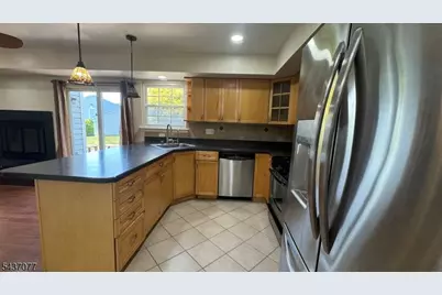 371 Hawkshead Way, Franklin Township, NJ 08873 - Photo 7