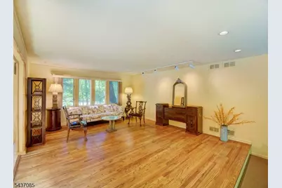 943 Sunset Rdg, Bridgewater, NJ 08807 - Photo 3