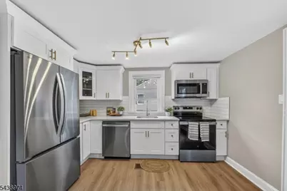 162 Grannis Ave, Morris Plains, NJ 07950 - Photo 3