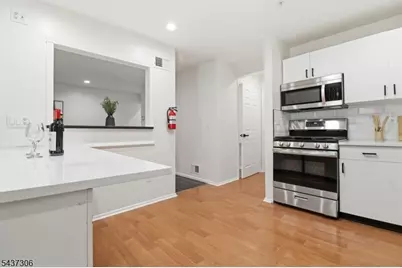 9 Paris Cir, West Orange Township, NJ 07052 - Photo 7