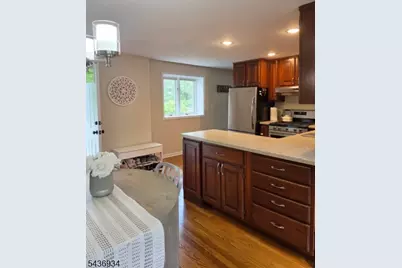 29 Chestnut Dr, Wayne, NJ 07470 - Photo 3