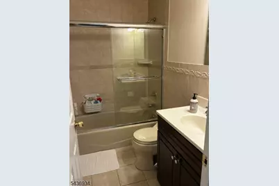 29 Chestnut Dr, Wayne, NJ 07470 - Photo 7