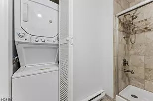 39 Larkspur Ct, Bedminster Township, NJ 07921 - Photo 13