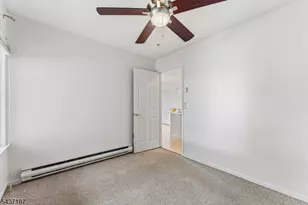 39 Larkspur Ct, Bedminster Township, NJ 07921 - Photo 9