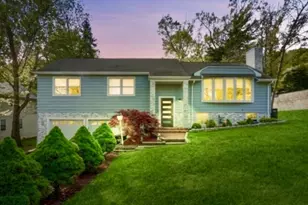 1626 Larkspur Dr, Mountainside, NJ 07092 - Photo 1