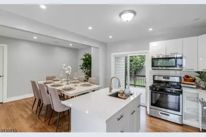 529 Wheatsheaf Rd, Roselle, NJ 07203 - Photo 5