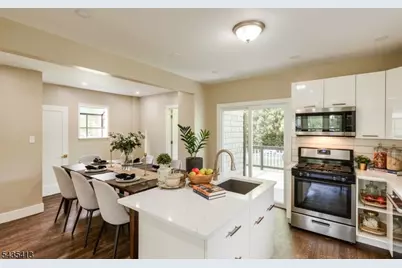 529 Wheatsheaf Rd, Roselle, NJ 07203 - Photo 7