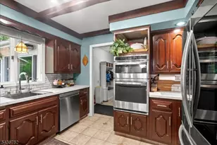 21 Carteret St, West Milford Twp., NJ 07480 - Photo 15