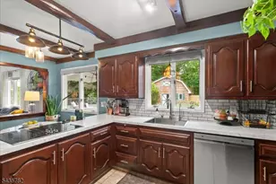 21 Carteret St, West Milford Twp., NJ 07480 - Photo 11